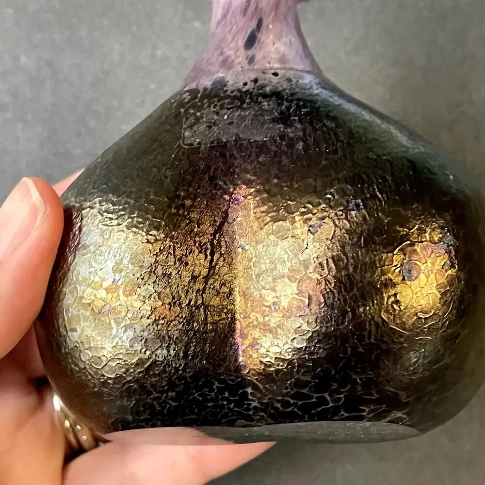 Kosta Boda Bertil Vallien Volcano Vase Buttocks Iridescent Signed